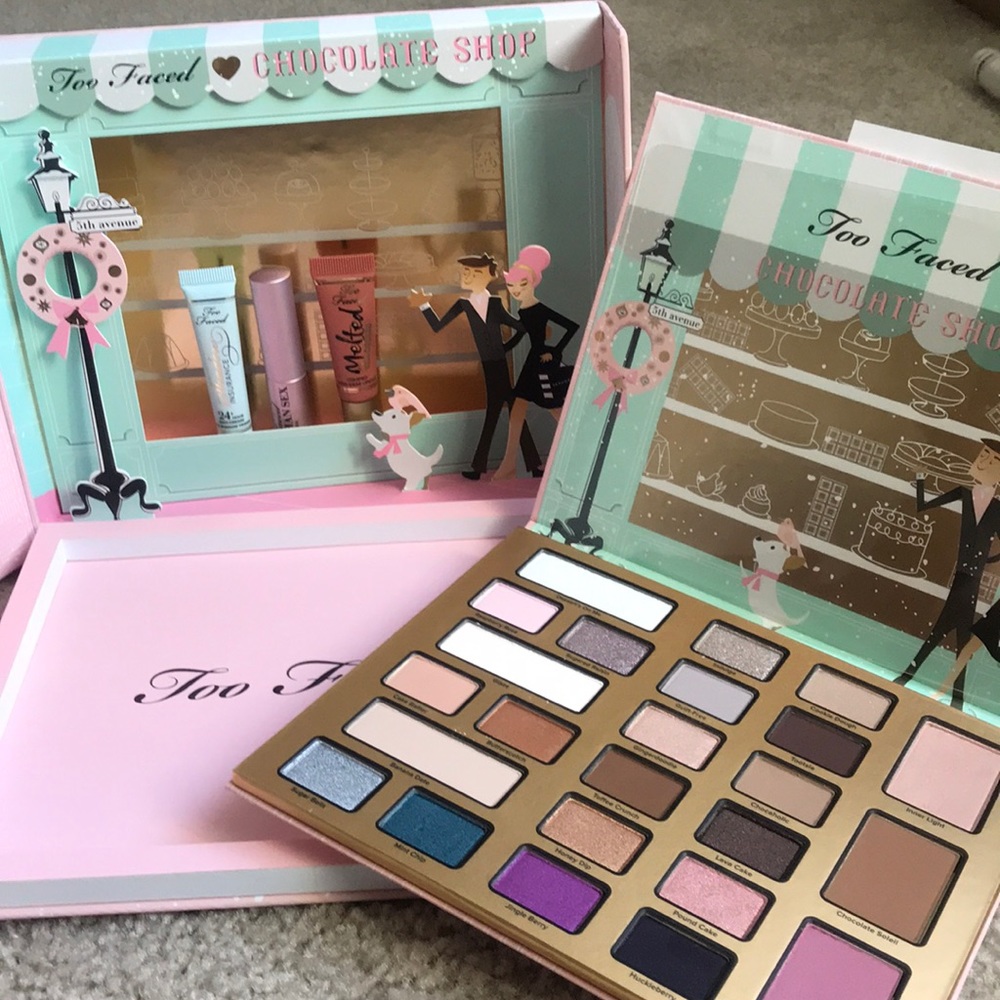 Too Faced Christmas in New York Palette Set